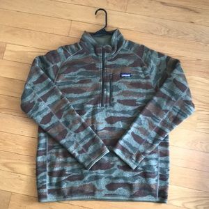 Patagonia men’s quarter zip. Size large